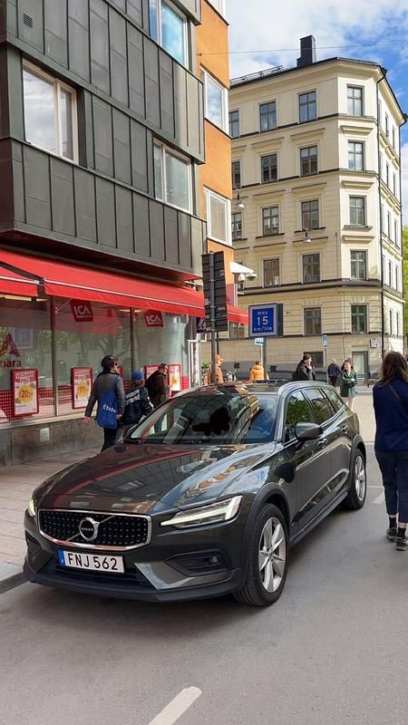 Begagnad Volvo V60 CC 190 HK (139 kW) 2020 Kombi