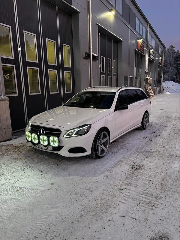 Begagnad 2016 Mercedes E220 | 129 000 kr - Bild 1/4