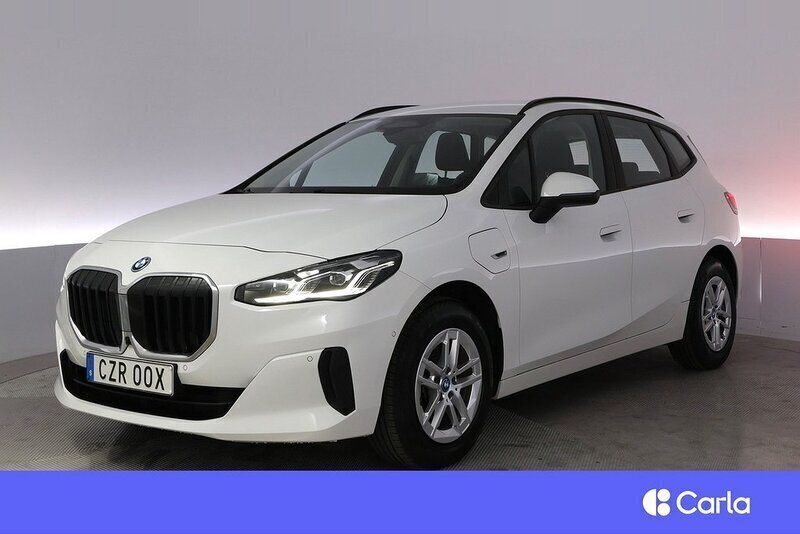 Vit Begagnad 2022 BMW 225 Active Tourer Shadowline Minibuss | 273 900 kr (Superpris) - Bild 1/4