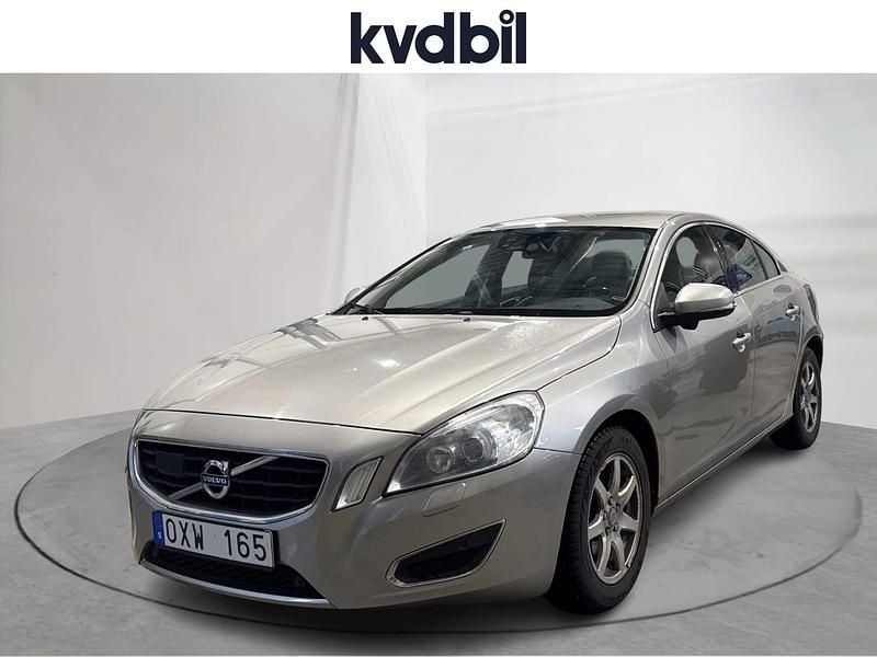 Brun Begagnad 2012 Volvo S60 Sedan | 65 000 kr - Bild 1/3