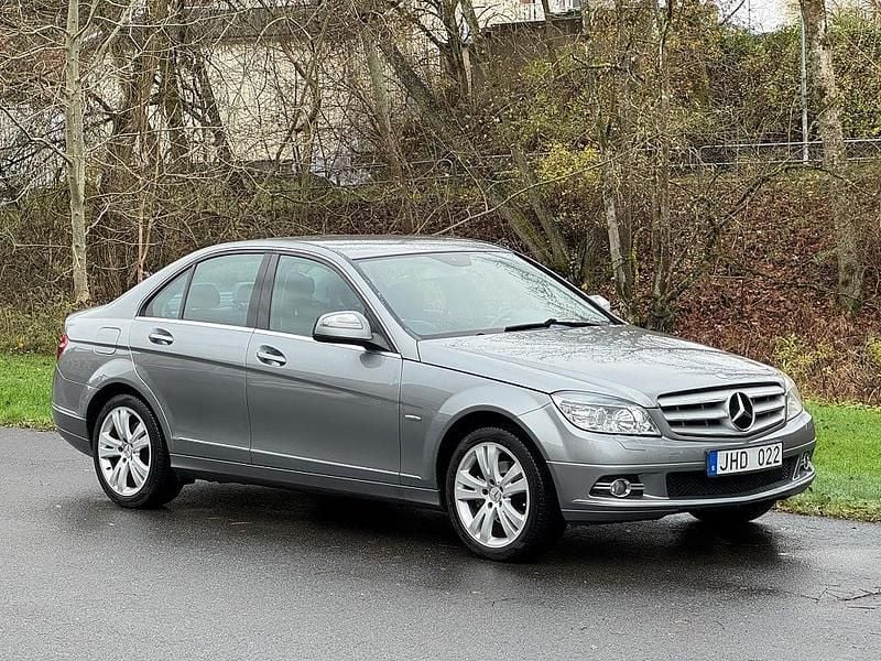 Grå Begagnad 2007 Mercedes C200 Avantgarde Sedan | 59 900 kr (Marknadspris) - Bild 1/4