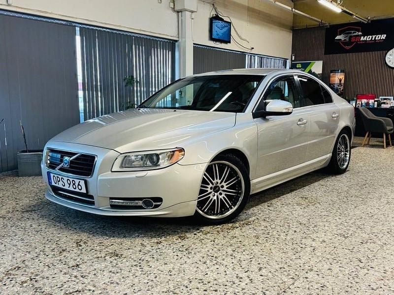 Ljusgrå Begagnad 2007 Volvo S80 Momentum Sedan | 49 900 kr (Marknadspris) - Bild 1/4