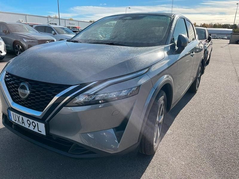 Grå (grå metallic) Begagnad 2024 Nissan Qashqai N-Connecta SUV | 299 000 kr (Marknadspris) - Bild 1/2