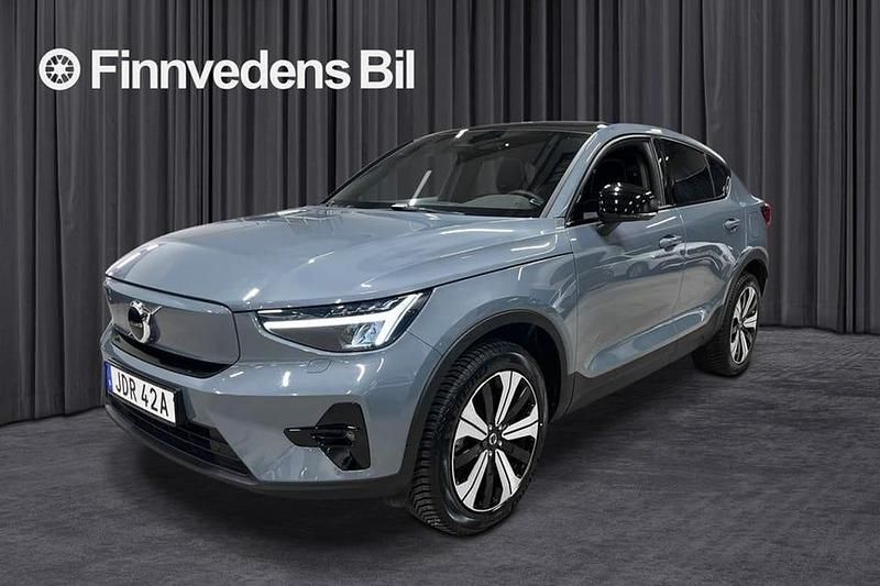 Grå Begagnad 2022 Volvo C40 Plus SUV | 345 000 kr (Marknadspris) - Bild 1/4