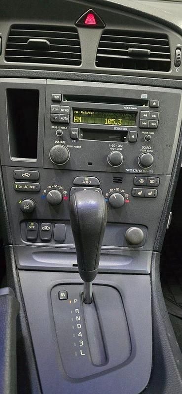 Begagnad Volvo S60 141 HK (103 kW) 2000 Grå Sedan