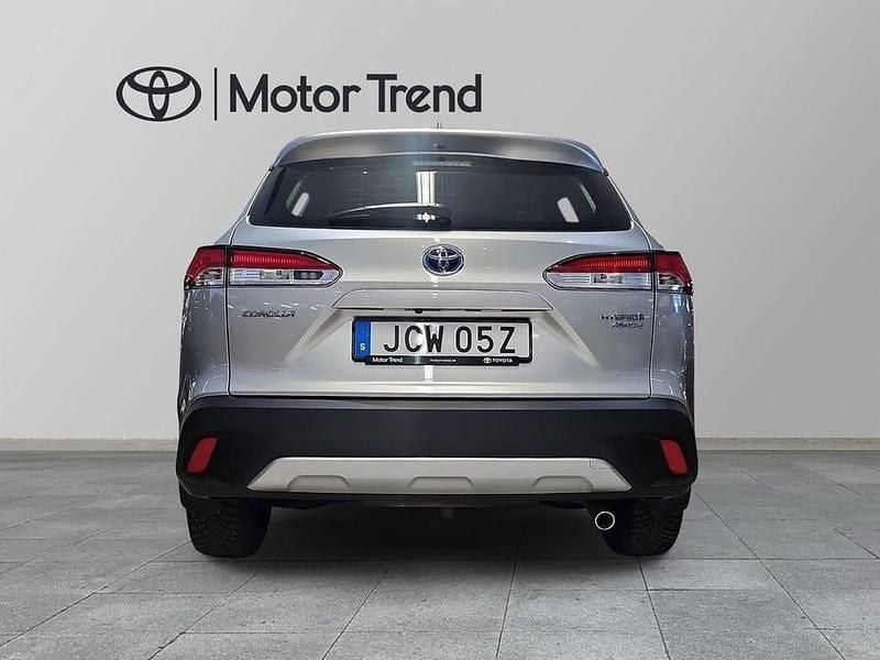 Begagnad Toyota Corolla Cross Active 200 HK (147 kW) 2023 Silver SUV