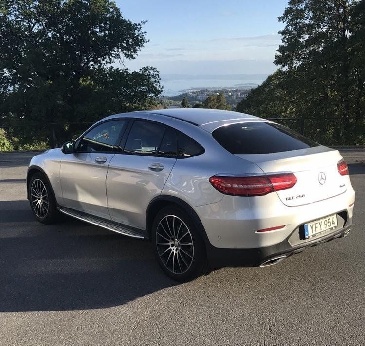 Silver Begagnad 2017 Mercedes GLC250 AMG line Sportkupé | 295 000 kr (Marknadspris) - Bild 1/2