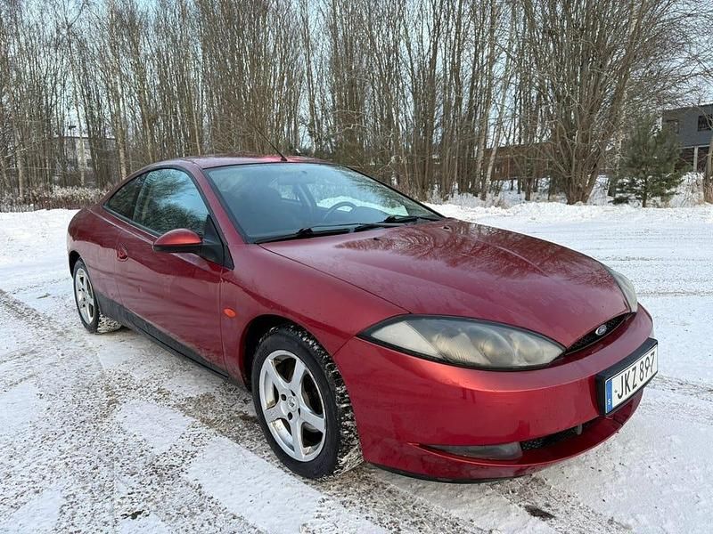Begagnad Ford Cougar 170 HK (125 kW) 1999 Sportkupé