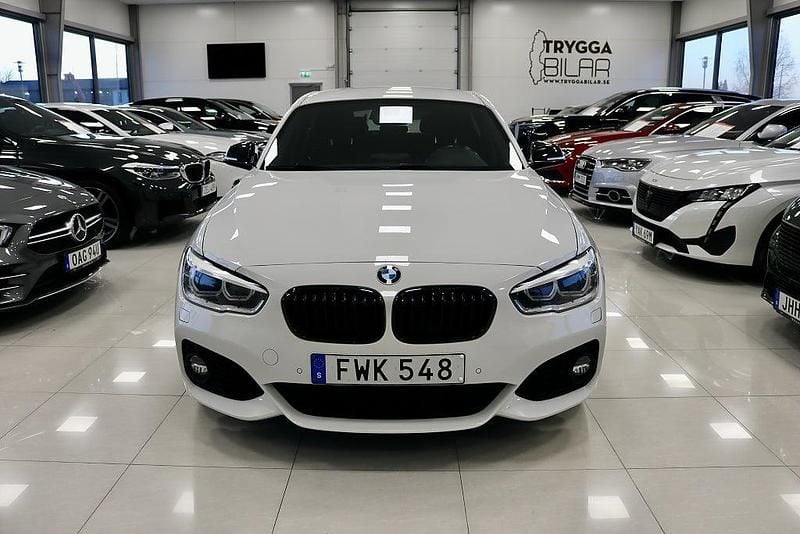 Begagnad BMW 118 M Sport 136 HK (100 kW) 2018 Vit Halvkombi
