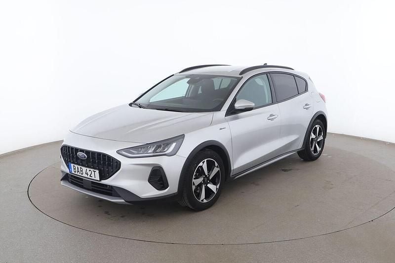 Grå Begagnad 2022 Ford Focus Active Halvkombi | 183 000 kr (Bra pris) - Bild 1/3