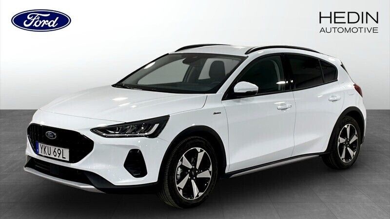 Vit (white) Begagnad 2024 Ford Focus Active Halvkombi | 219 900 kr (Lite dyr) - Bild 1/4