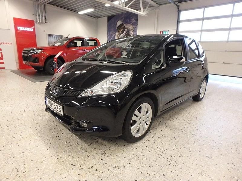 Svartmetallic Begagnad 2014 Honda Jazz Comfort Plus Halvkombi | 79 500 kr (Bra pris) - Bild 1/4