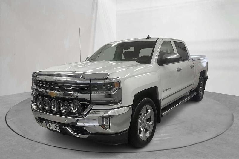 Vit Begagnad 2018 Chevrolet Silverado | 330 000 kr - Bild 1/4