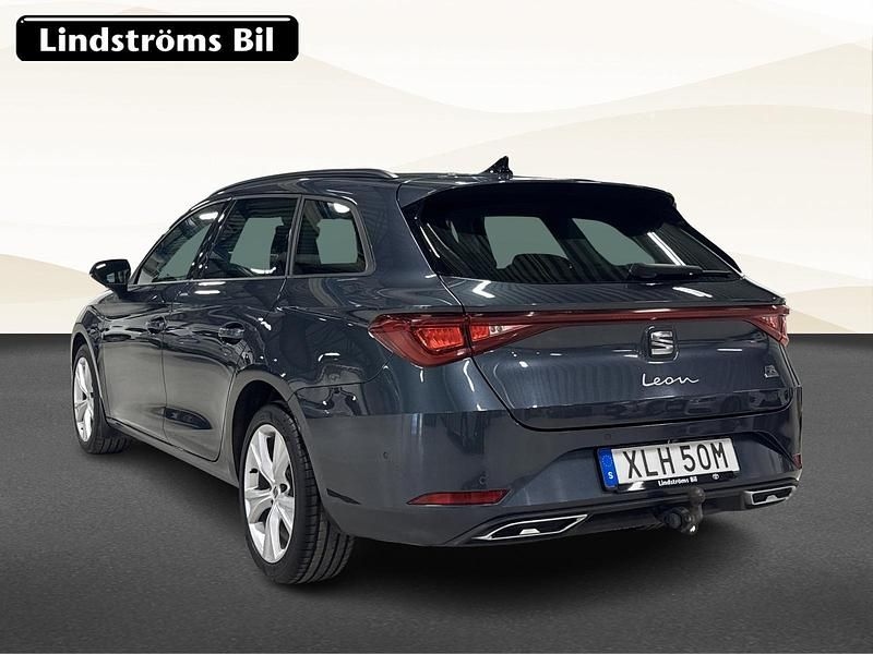 Begagnad Seat Leon 207 HK (152 kW) 2021 Grå Kombi