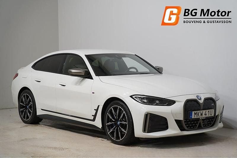 Vit Begagnad 2022 BMW i4 M Sport Sedan | 459 400 kr (Superpris) - Bild 1/4