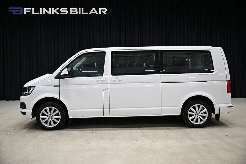Vit Begagnad 2016 VW Caravelle Minibuss | 278 750 kr (Marknadspris) - Bild 1/4