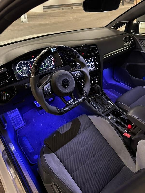 Begagnad 2017 VW Golf VII R Kombi | 248 000 kr (Marknadspris) - Bild 1/4