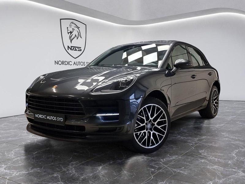 Grå Begagnad 2018 Porsche Macan S Sport SUV | 429 900 kr - Bild 1/4