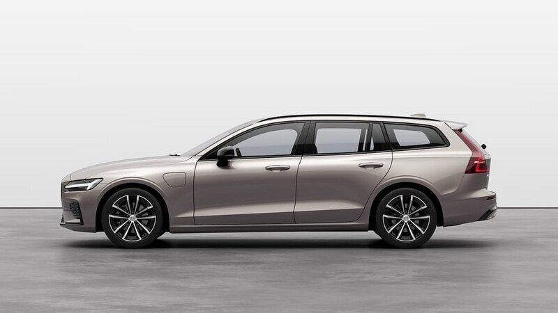 Ljusgrå Ny 2024 Volvo V60 Plus Kombi | 569 900 kr (Dyr) - Bild 1/4