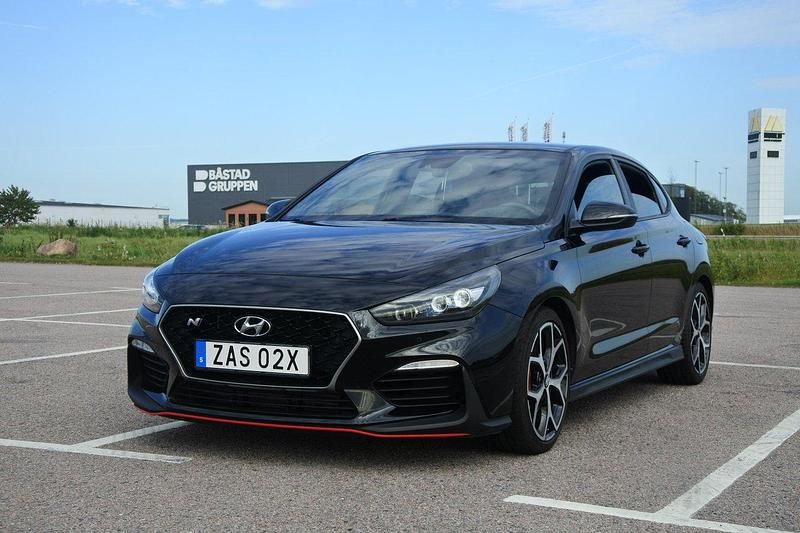 Begagnad 2020 Hyundai i30 Halvkombi | 260 000 kr - Bild 1/4