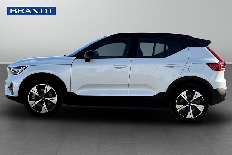 Begagnad Volvo XC40 Single Motor 175 kW (238 HK) 2023 Vit SUV