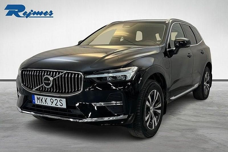 Svart Begagnad 2022 Volvo XC60 Core SUV | 469 900 kr (Bra pris) - Bild 1/4