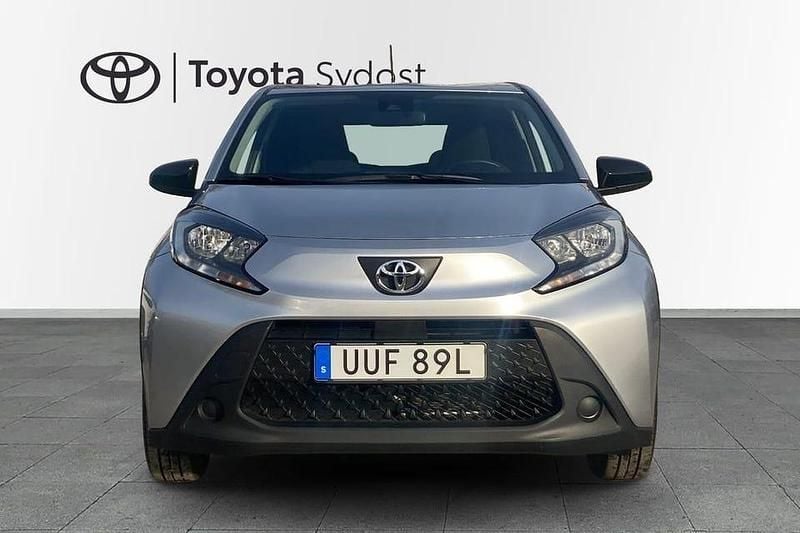 Begagnad Toyota Aygo X Play 72 HK (52 kW) 2023 Silver SUV