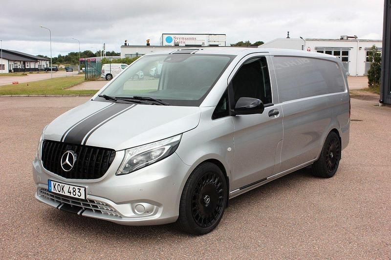Silver Begagnad 2018 Mercedes Vito Minibuss | 309 500 kr - Bild 1/4
