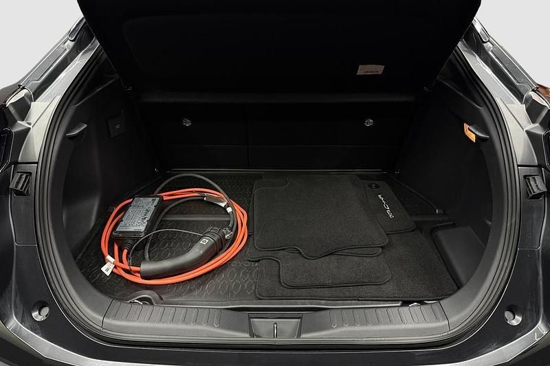 Begagnad Toyota C-HR Style 226 HK (166 kW) 2024 Grå SUV