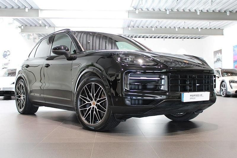 Svart Begagnad 2024 Porsche Cayenne SUV | 1 215 000 kr (Bra pris) - Bild 1/4