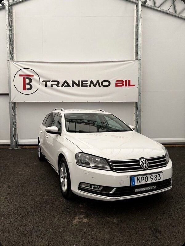 Vit Begagnad 2015 VW Passat Kombi | 84 900 kr (Superpris) - Bild 1/4