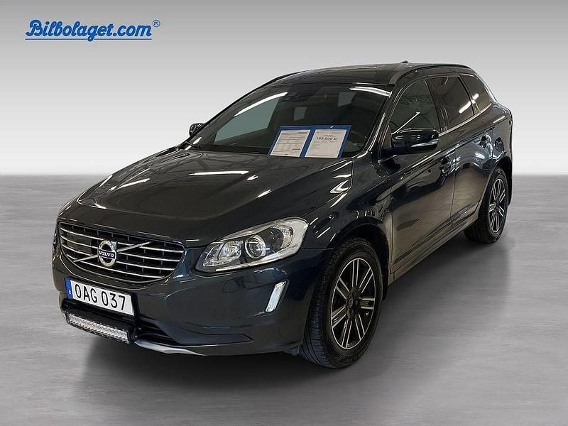 Grå Begagnad 2017 Volvo XC60 Momentum SUV | 189 000 kr (Marknadspris) - Bild 1/4