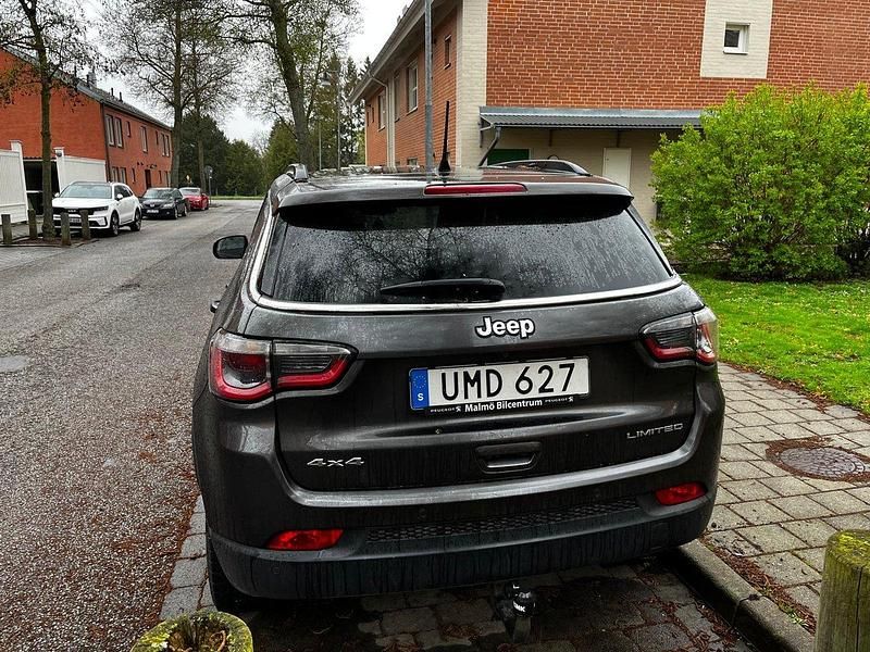 Begagnad Jeep Compass 170 HK (125 kW) 2018 Grå SUV