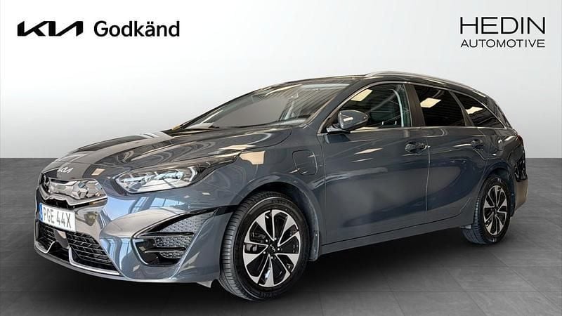Grå (grey) Begagnad 2022 Kia Ceed Sportswagon Advance Kombi | 249 900 kr (Marknadspris) - Bild 1/4