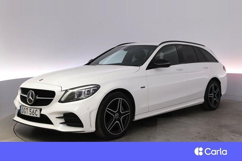 Vit Begagnad 2021 Mercedes C300e AMG Kombi | 259 900 kr (Marknadspris) - Bild 1/3