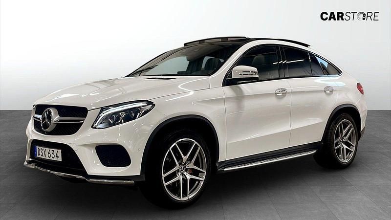 Vit (white) Begagnad 2018 Mercedes GLE350 AMG line Kombi | 409 900 kr (Marknadspris) - Bild 1/4