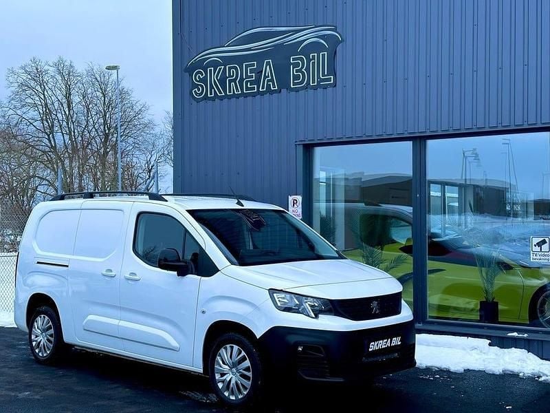 Begagnad Peugeot Partner 103 HK (75 kW) 2022 Vit Minibuss