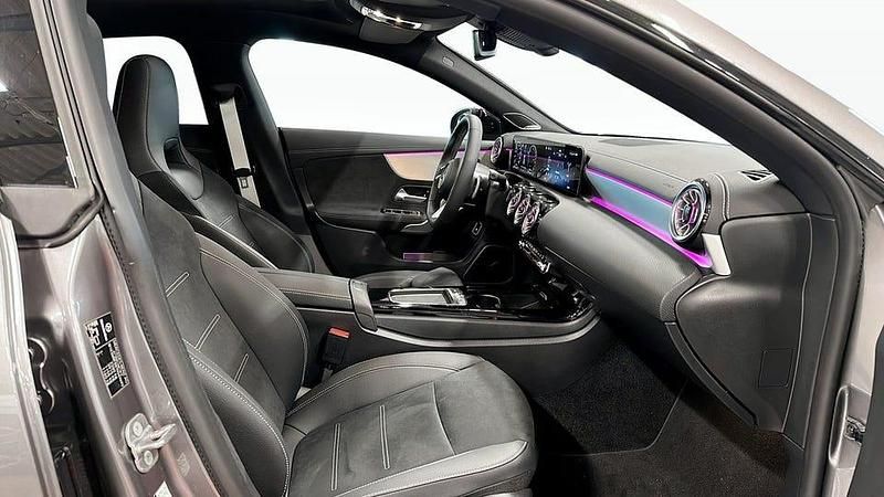Begagnad Mercedes CLA250 Shooting Brake AMG 218 HK (160 kW) 2025 Grå Kombi
