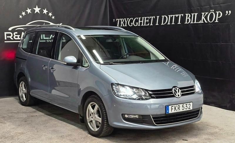Begagnad VW Sharan 140 HK (102 kW) 2015 Blå Minibuss