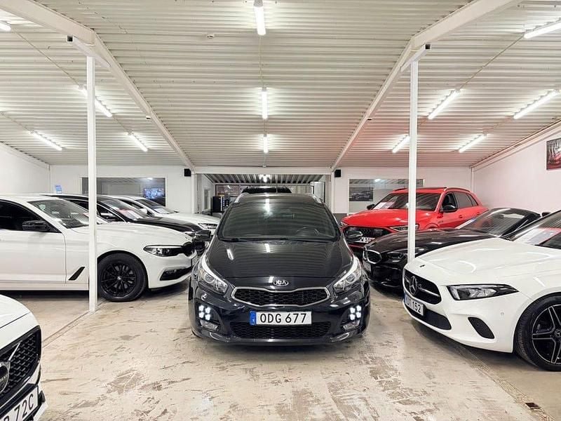 Svart Begagnad 2016 Kia Ceed GT-Line Halvkombi | 99 900 kr (Marknadspris) - Bild 1/4
