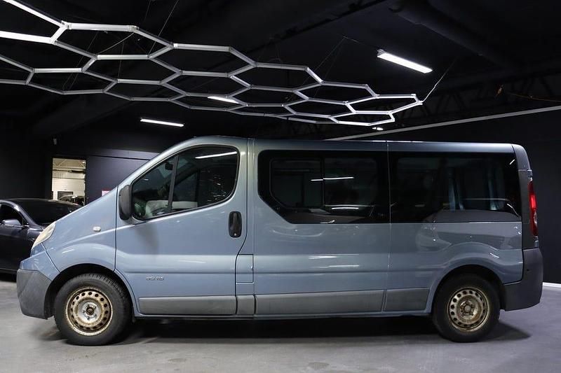 Begagnad Renault Trafic 114 HK (83 kW) 2008 Blå Minibuss