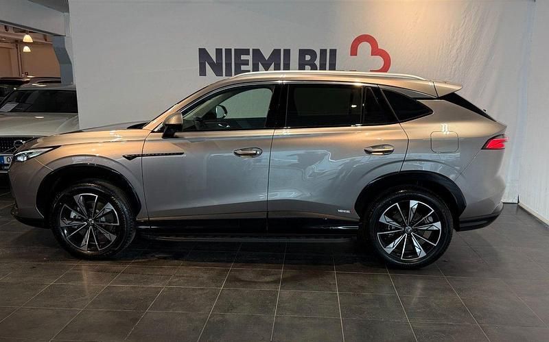 Begagnad MG HS Luxury 308 HK (226 kW) 2024 Grå SUV