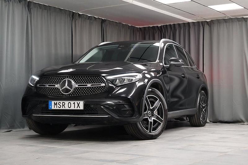 Svart Begagnad 2023 Mercedes GLC220 Advanced Plus SUV | 599 000 kr - Bild 1/4