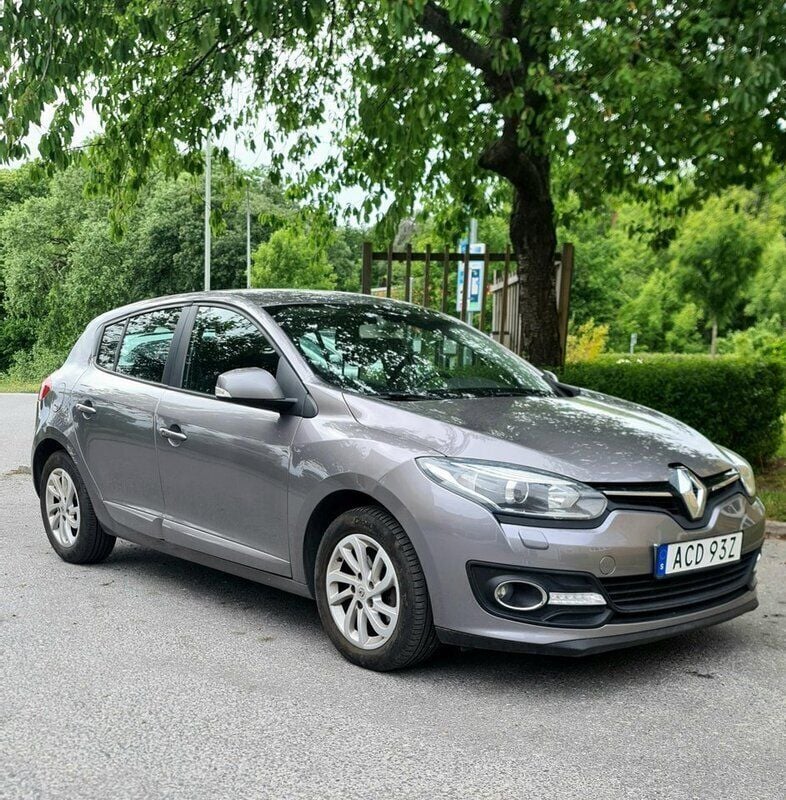 Grå Begagnad 2014 Renault Mégane III Halvkombi | 45 000 kr (Bra pris) - Bild 1/4