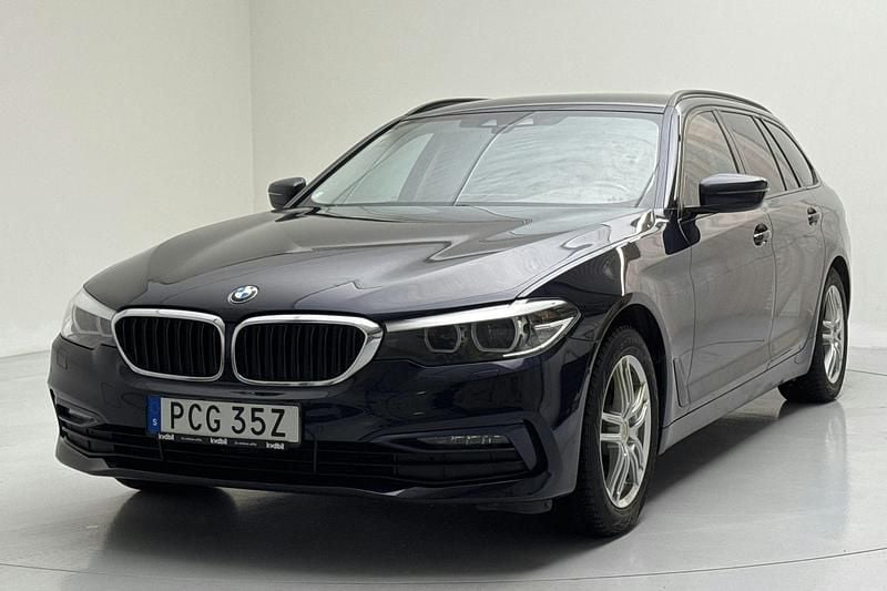 Blå Begagnad 2020 BMW 520 Shadowline Kombi | 275 000 kr (Bra pris) - Bild 1/4