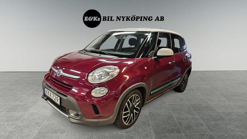 Röd Begagnad 2014 Fiat 500L Minibuss | 99 900 kr (Lite dyr) - Bild 1/3