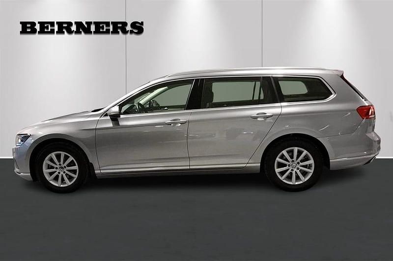 Begagnad VW Passat 203 HK (149 kW) 2024 Silver
