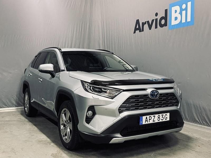 Silver Begagnad 2018 Toyota RAV4 Hybrid Executive SUV | 304 500 kr (Marknadspris) - Bild 1/3