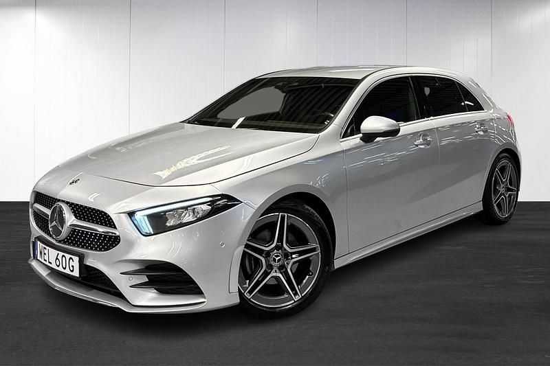 Silver Begagnad 2020 Mercedes A200 AMG line Halvkombi | 269 900 kr (Marknadspris) - Bild 1/4