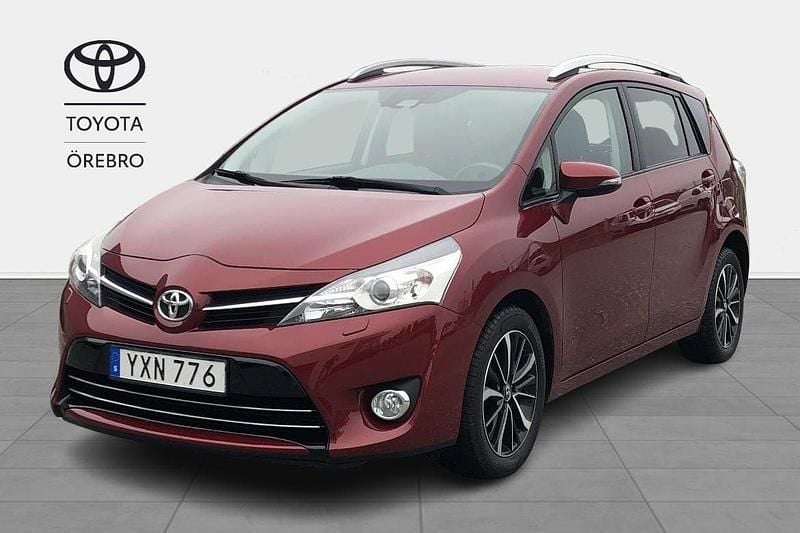 Röd Begagnad 2017 Toyota Verso Edition Minibuss | 189 900 kr (Bra pris) - Bild 1/3